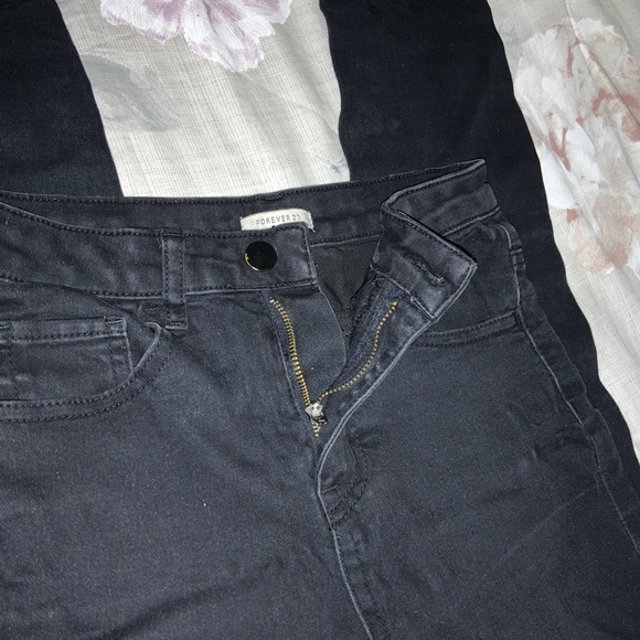 High Rise Jeans | Forever 21 - Picture 2 of 6